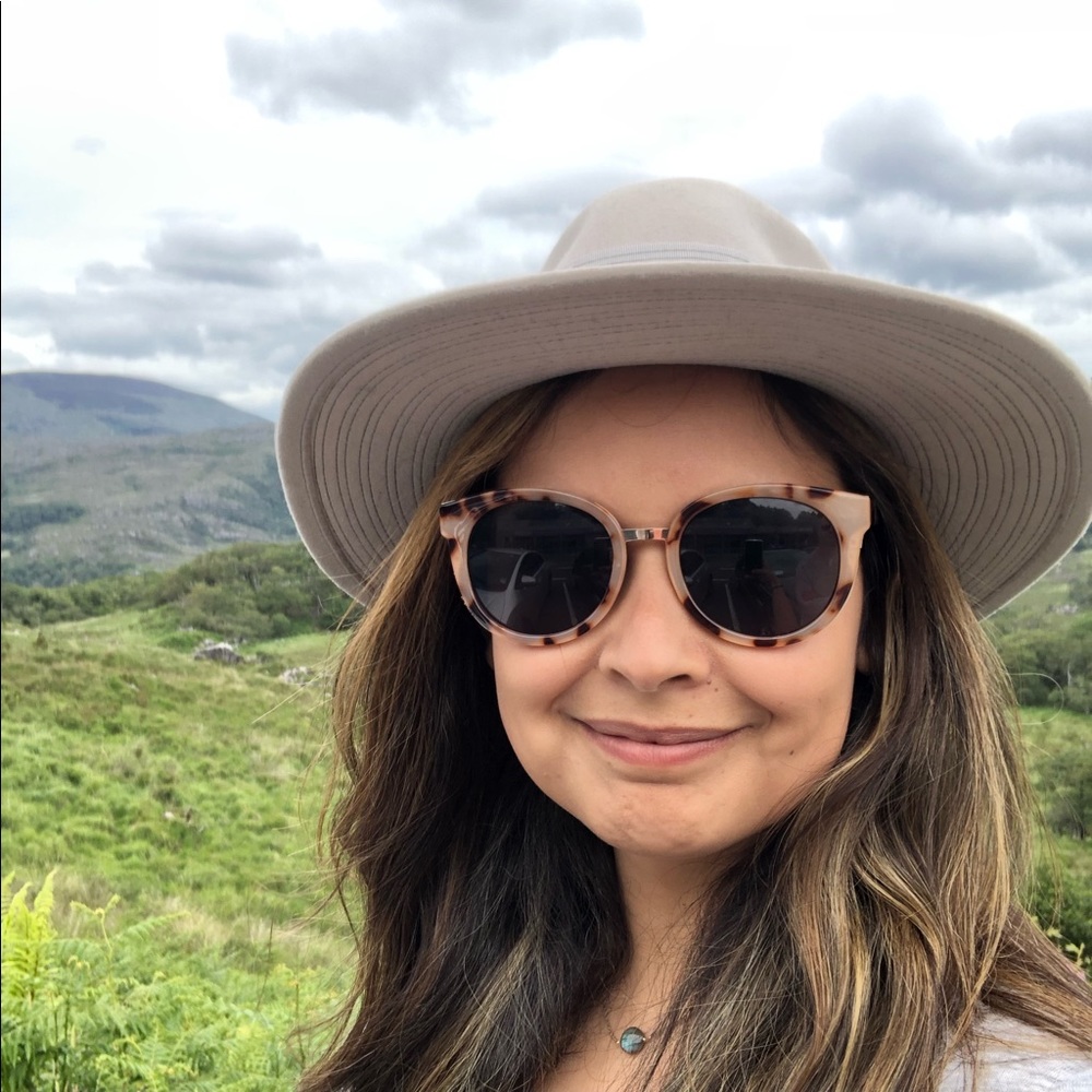 Meet your Posher, Jennifer